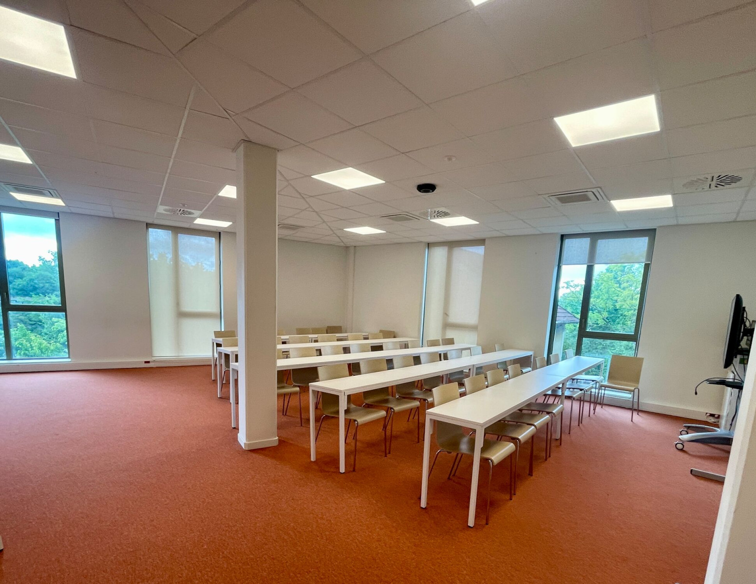 
                                                Location
                                                 Location Bureaux Aix-en-Provence 13090