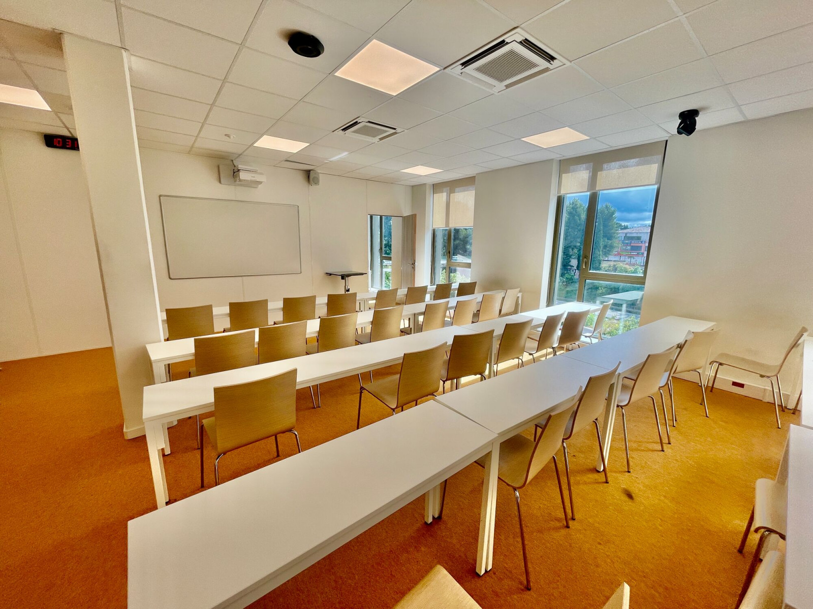 
                                                Location
                                                 Location Bureaux Aix-en-Provence 13090