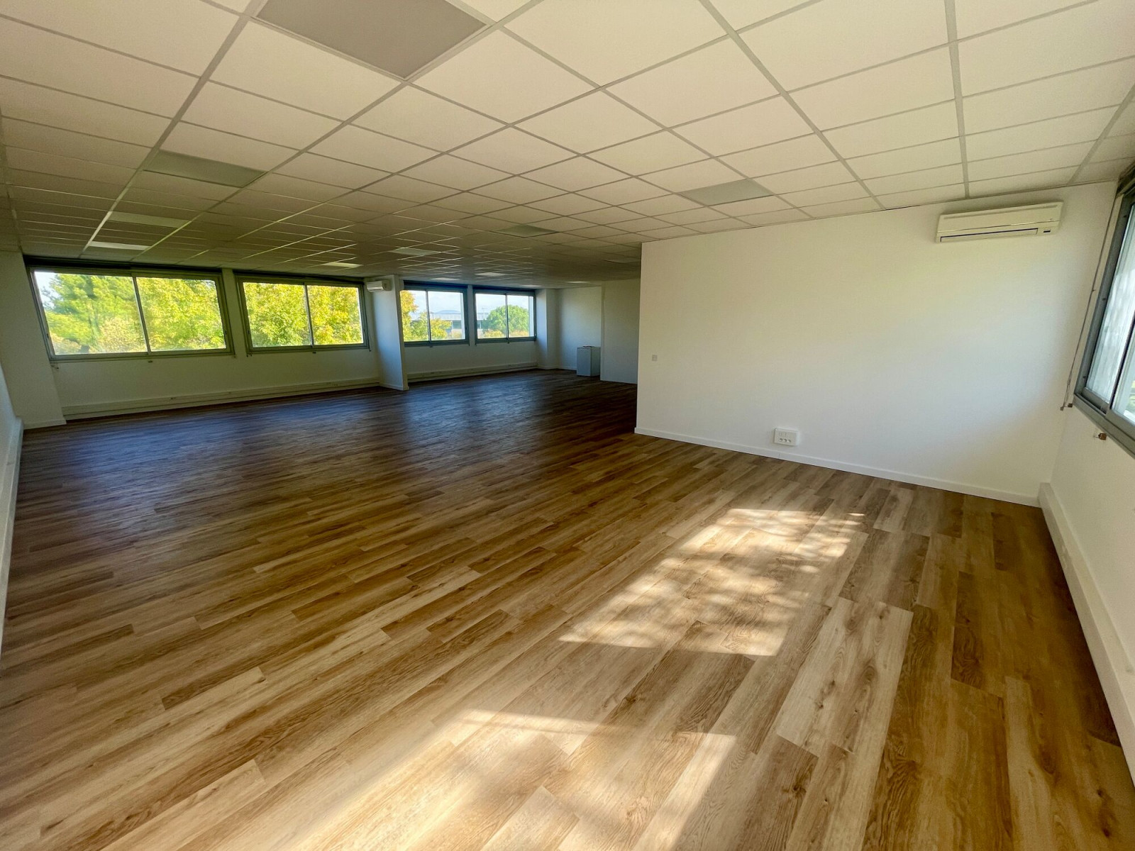 
                                                Location
                                                 Location Bureaux Aix-en-Provence 13100