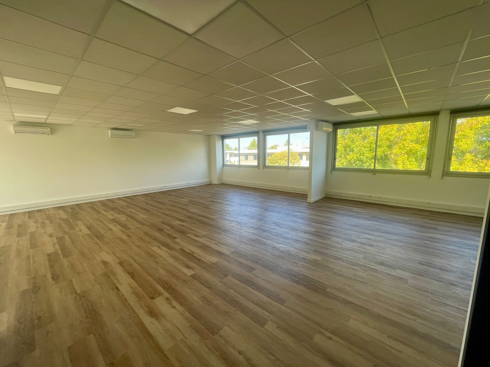 
                                                Location
                                                 Location Bureaux Aix-en-Provence 13100