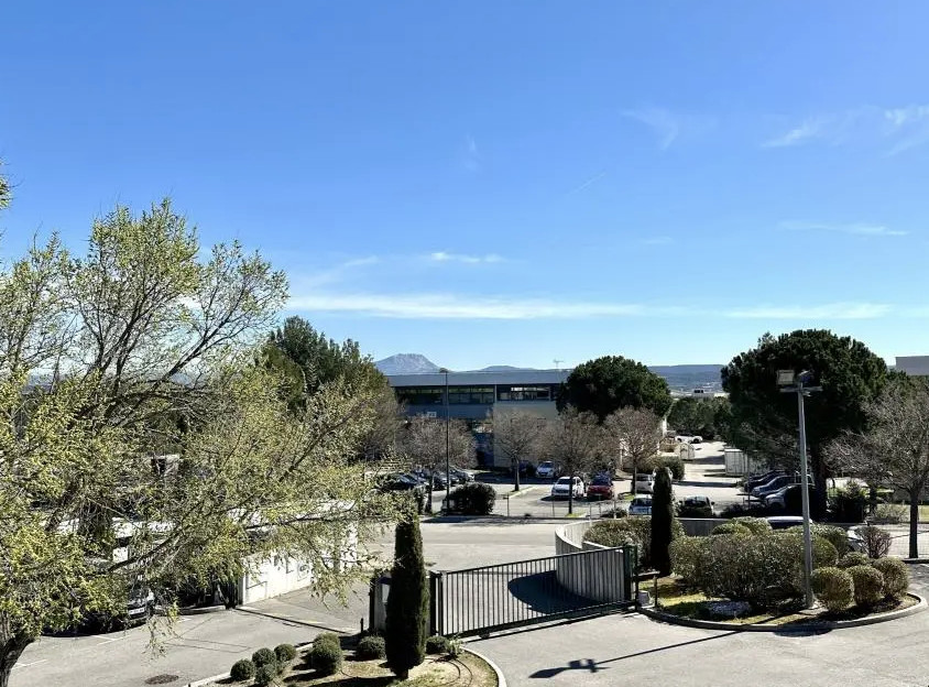 
                                                Location
                                                 Location Bureaux Aix-en-Provence 13100