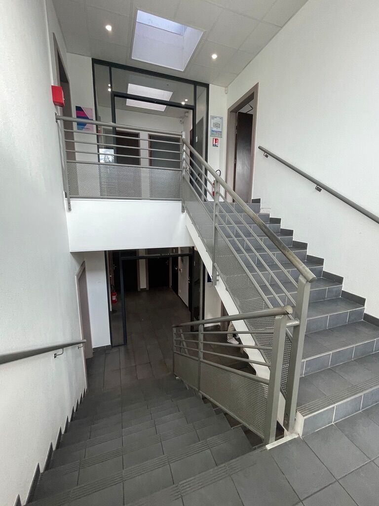 
                                                Location
                                                 Location Bureaux Aix-en-Provence 13100