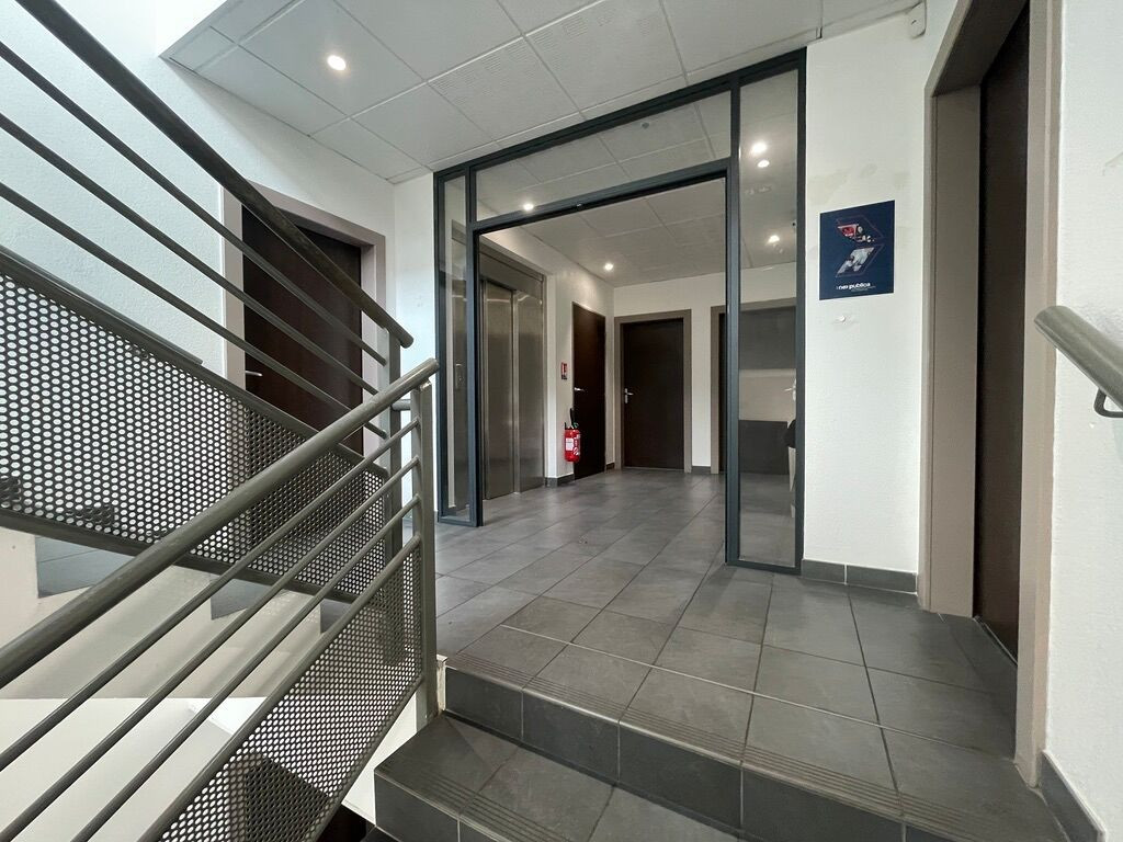 
                                                Location
                                                 Location Bureaux Aix-en-Provence 13100