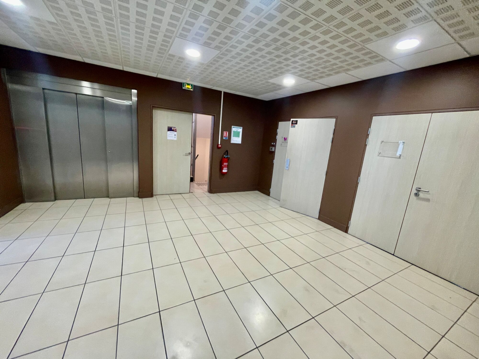 
                                                Location
                                                 Location Bureaux Aix-en-Provence 13290