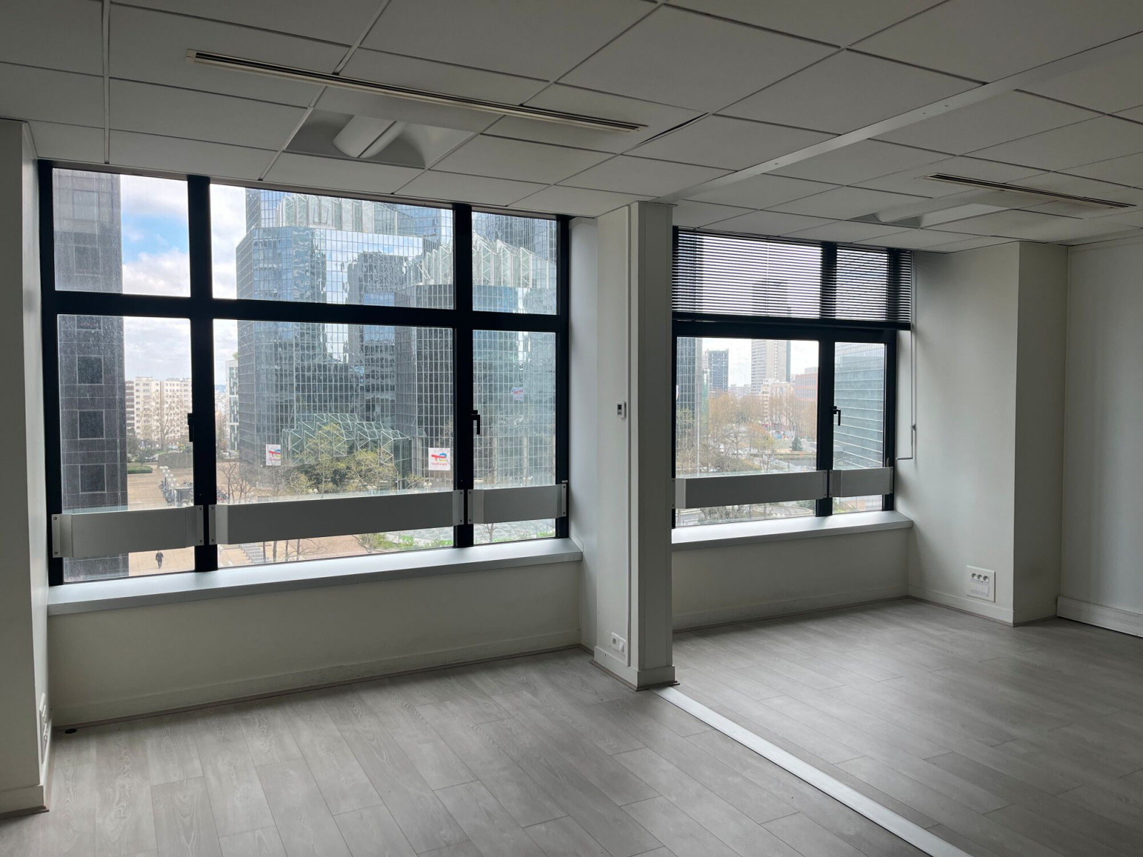 
                                                Location
                                                 Location Bureaux Courbevoie 92400