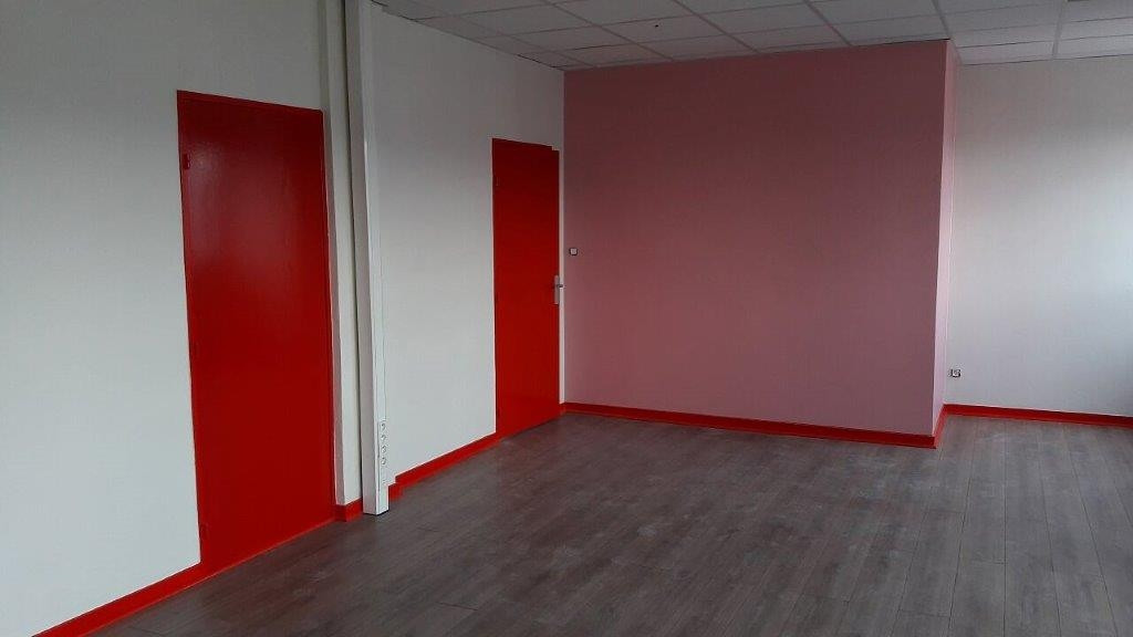 
                                                Location
                                                 Location bureaux divisibles d'une surface de 500 m² proche de Lyon