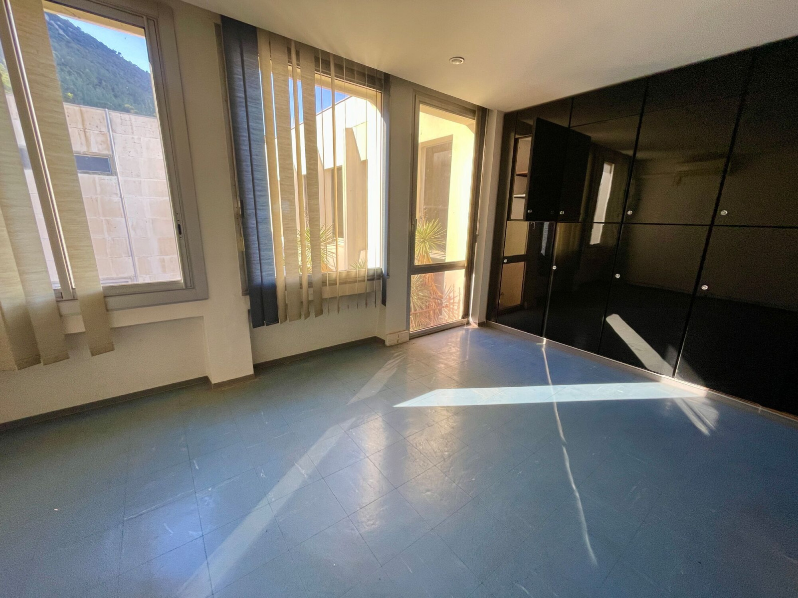 
                                                Location
                                                 Location Bureaux Gémenos 13420