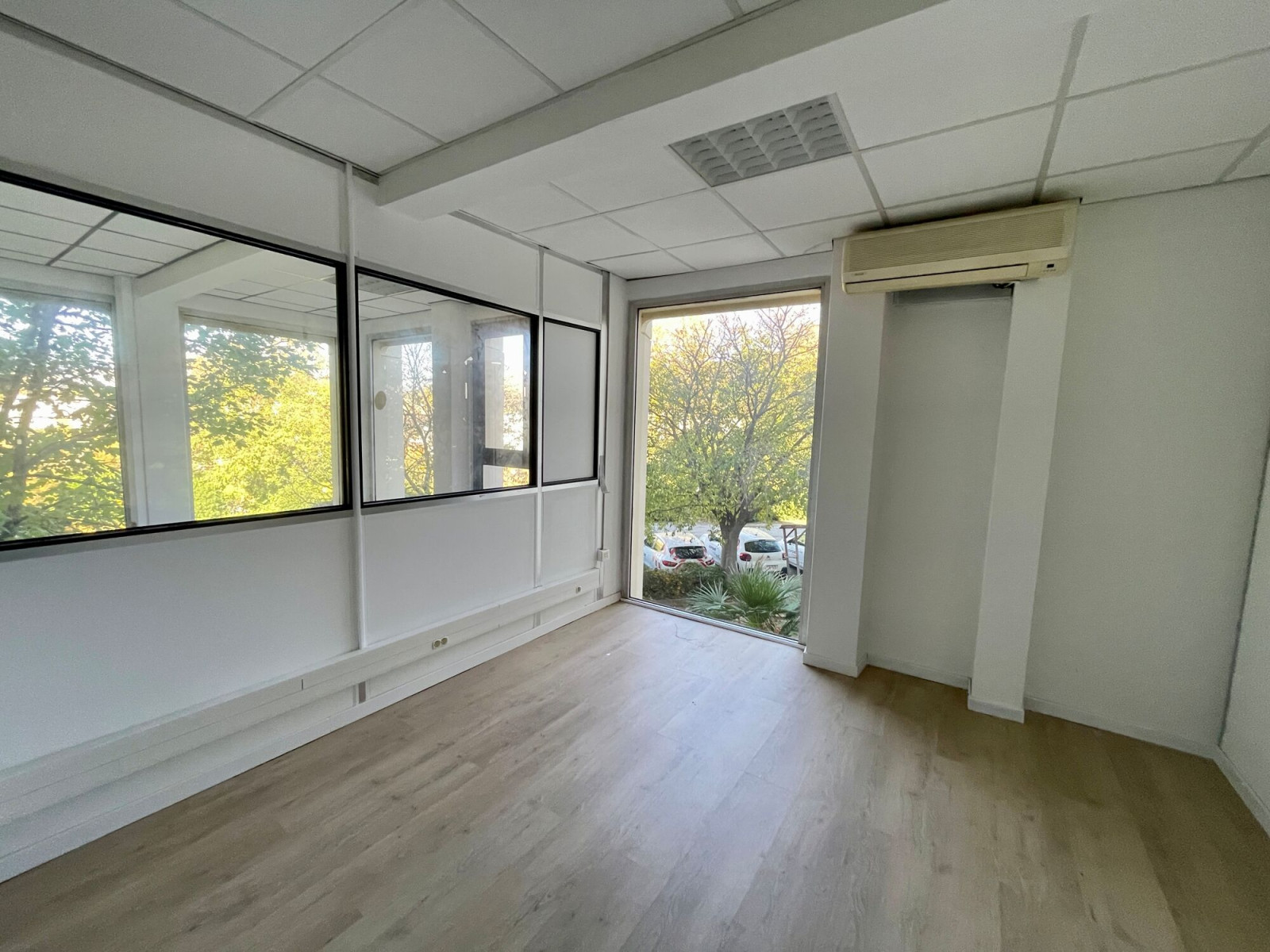 
                                                Location
                                                 Location Bureaux Gémenos 13420