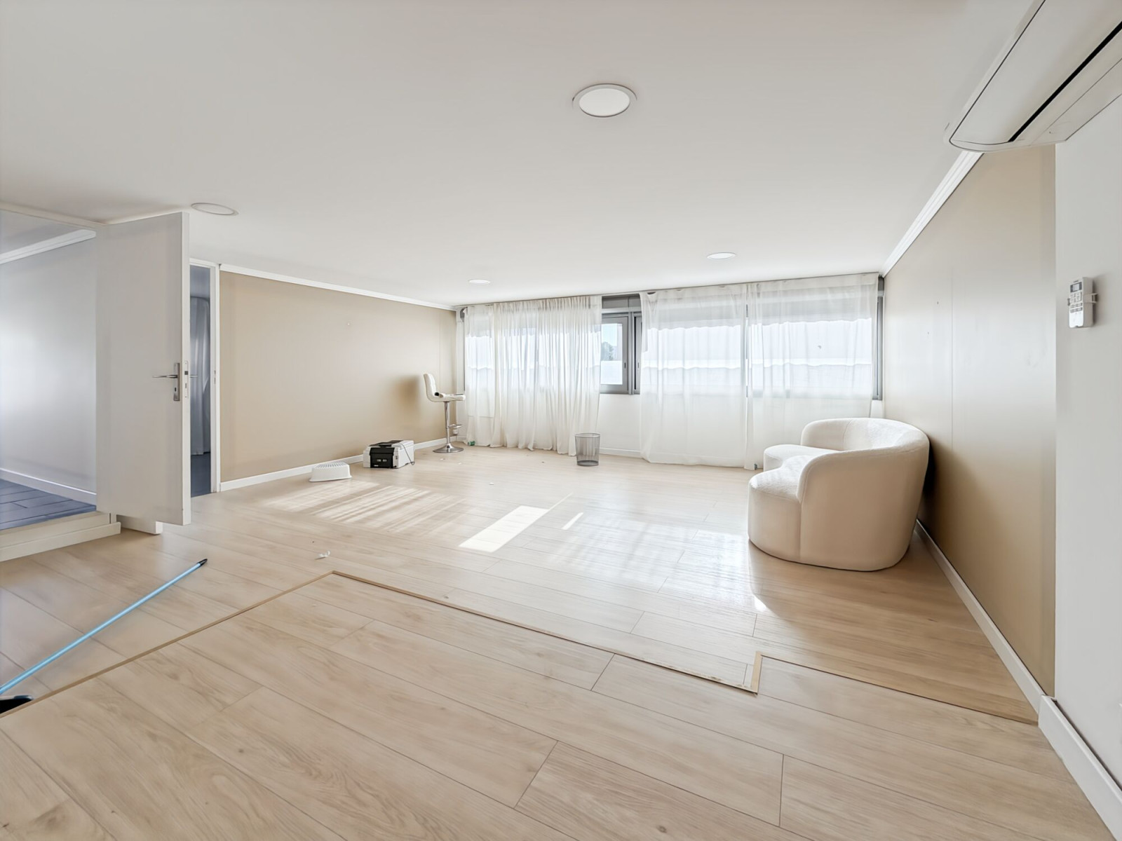 
                                                Location
                                                 Location Bureaux La Penne-sur-Huveaune 13821