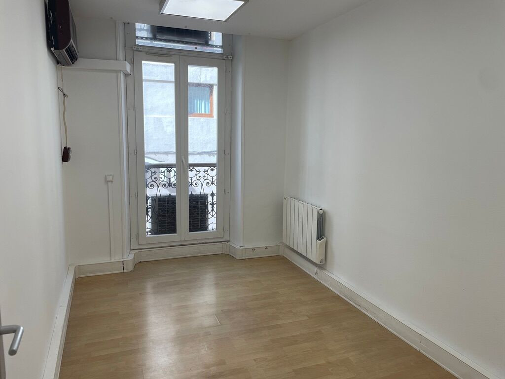 
                                                Location
                                                 Location Bureaux Marseille 13001