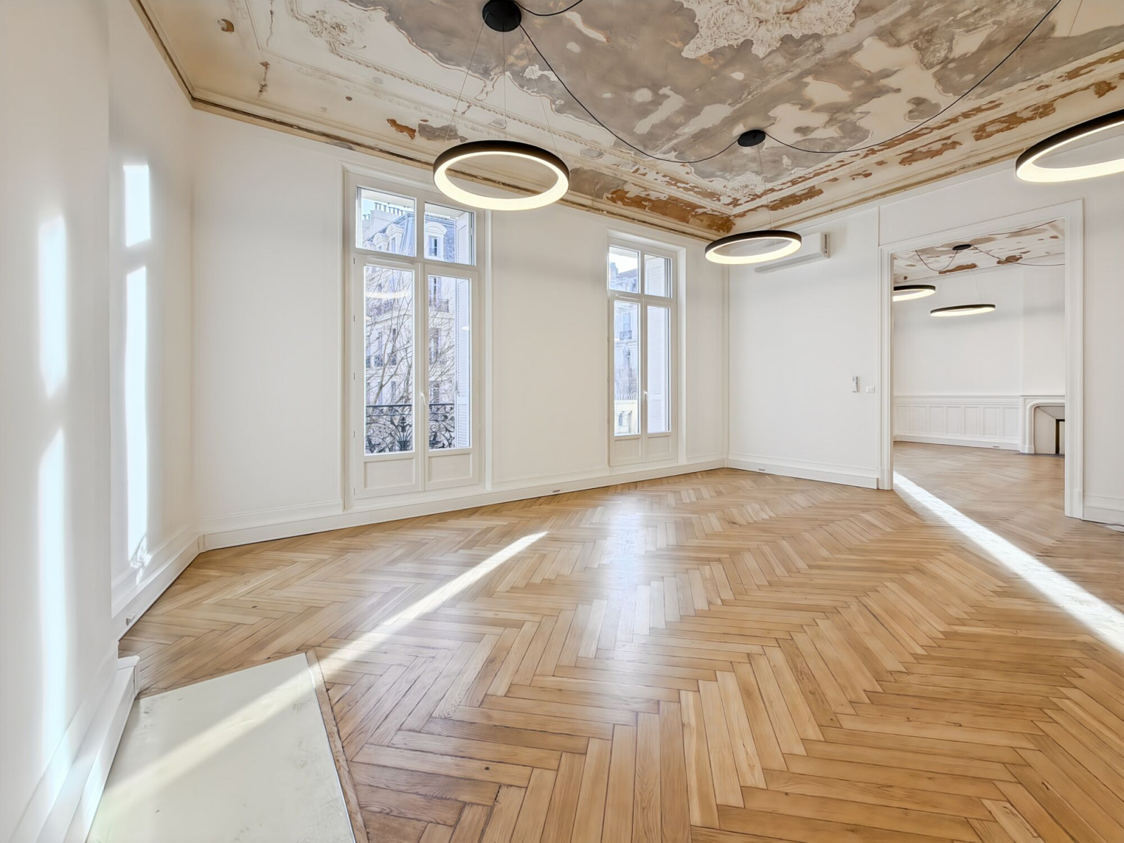 
                                                Location
                                                 Location Bureaux Marseille 13001