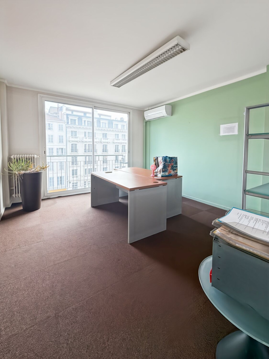 
                                                Location
                                                 Location Bureaux Marseille 13001