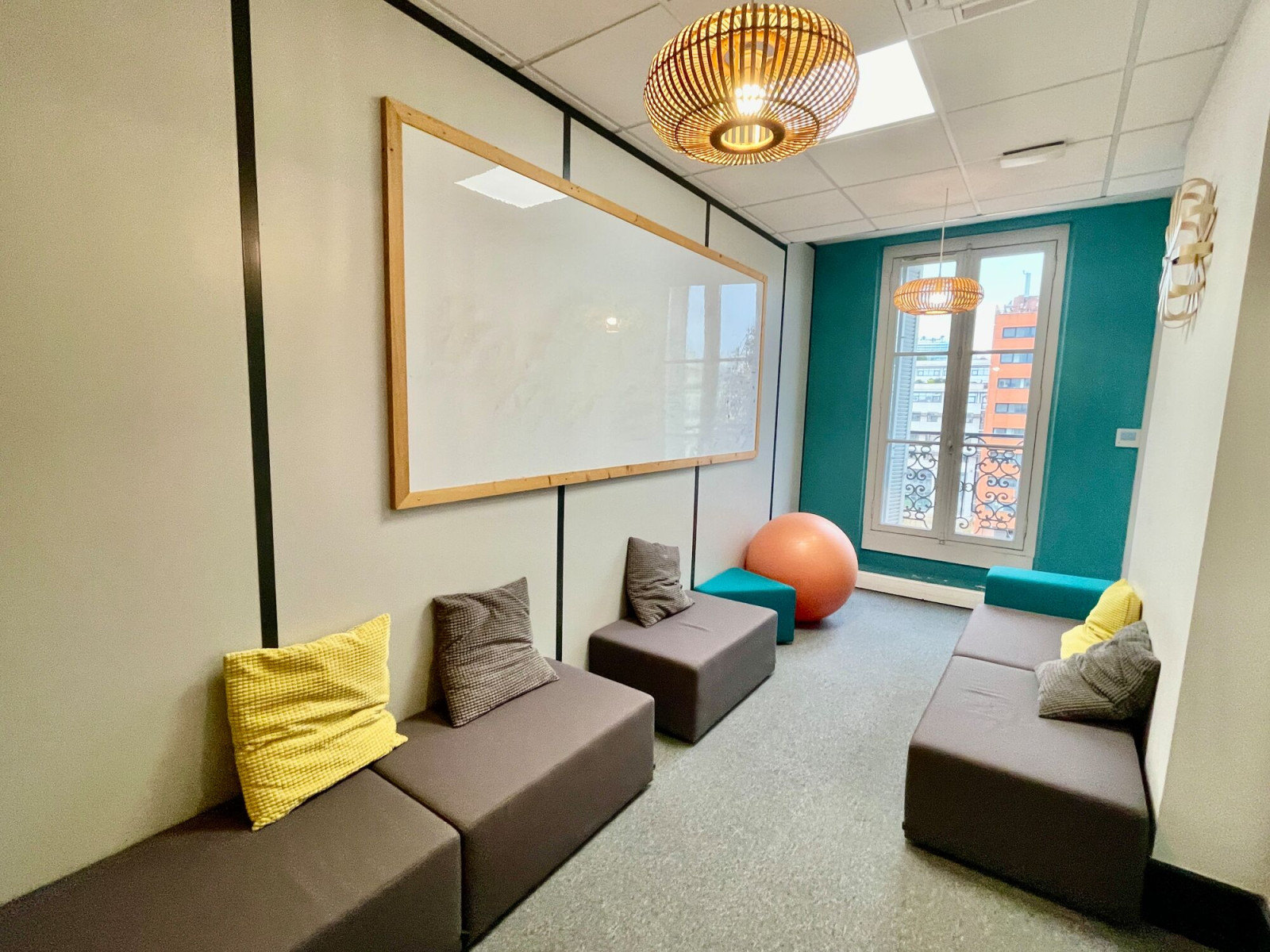 
                                                Location
                                                 Location Bureaux Marseille 13002
