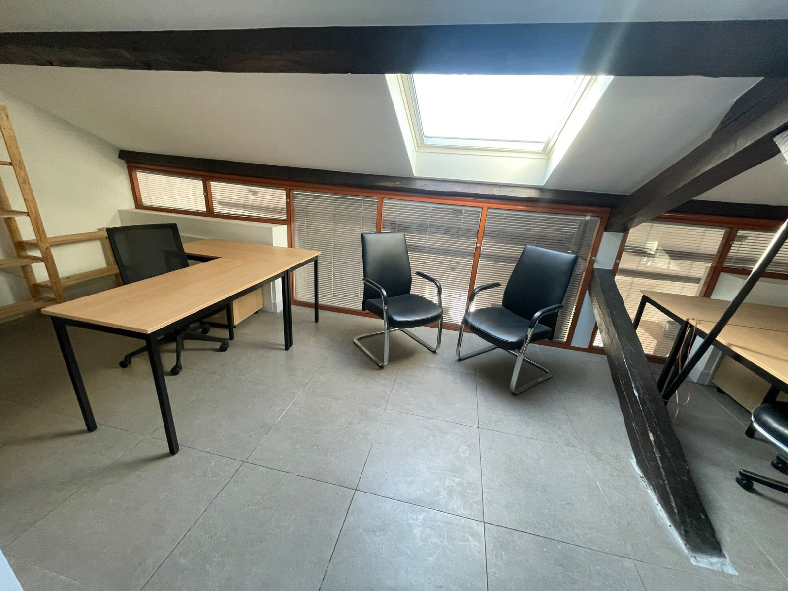 
                                                Location
                                                 Location Bureaux Marseille 13006