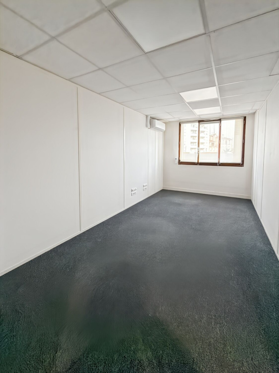 
                                                Location
                                                 Location Bureaux Marseille 13006