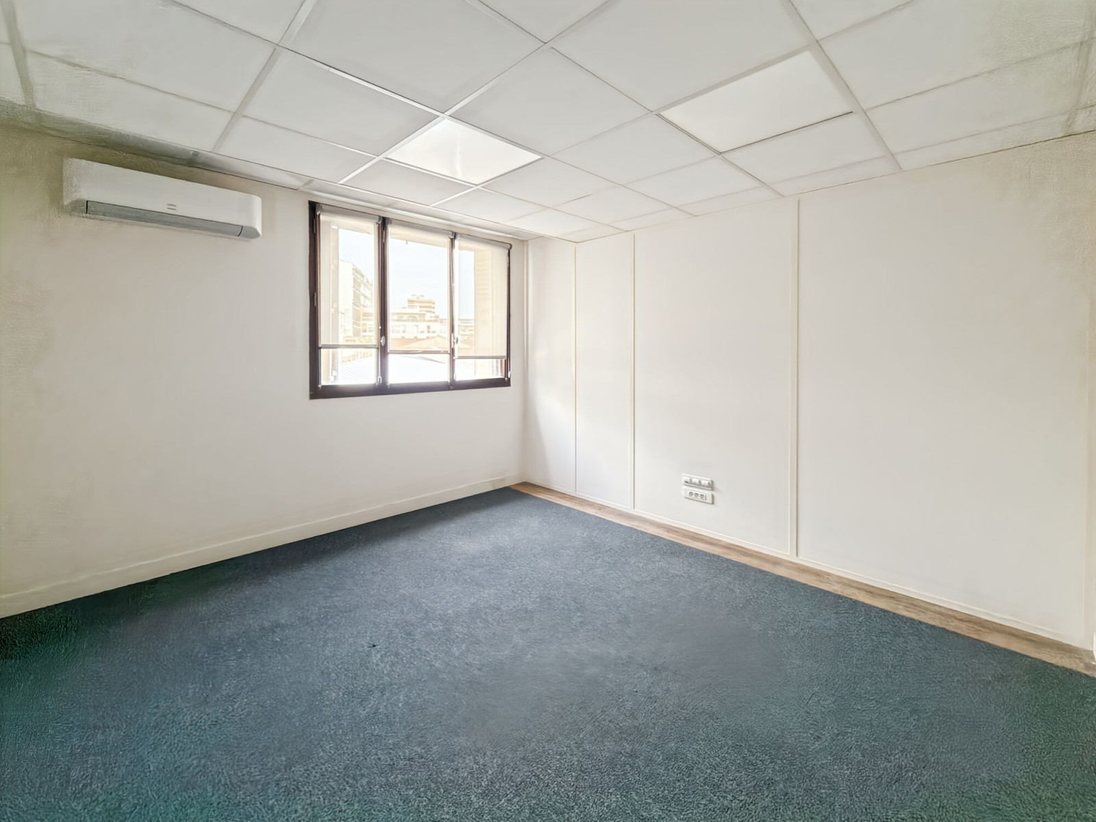 
                                                Location
                                                 Location Bureaux Marseille 13006