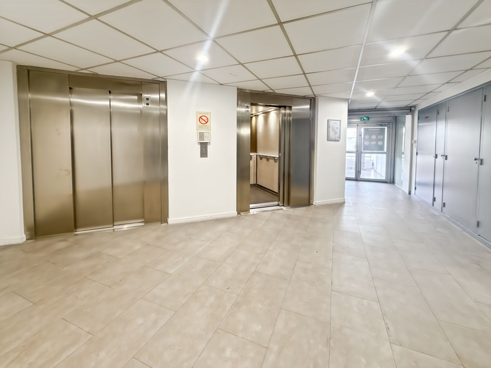 
                                                Location
                                                 Location Bureaux Marseille 13008
