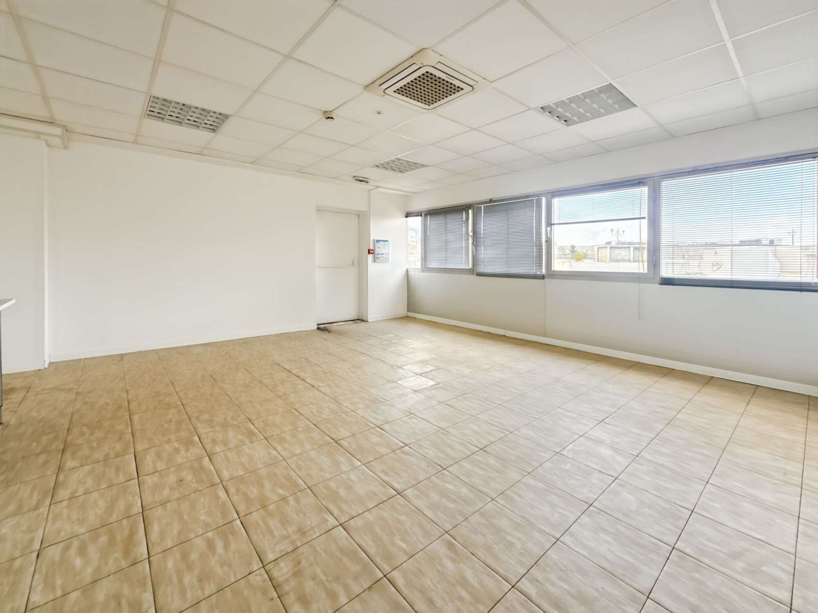
                                                Location
                                                 Location Bureaux Marseille 13008