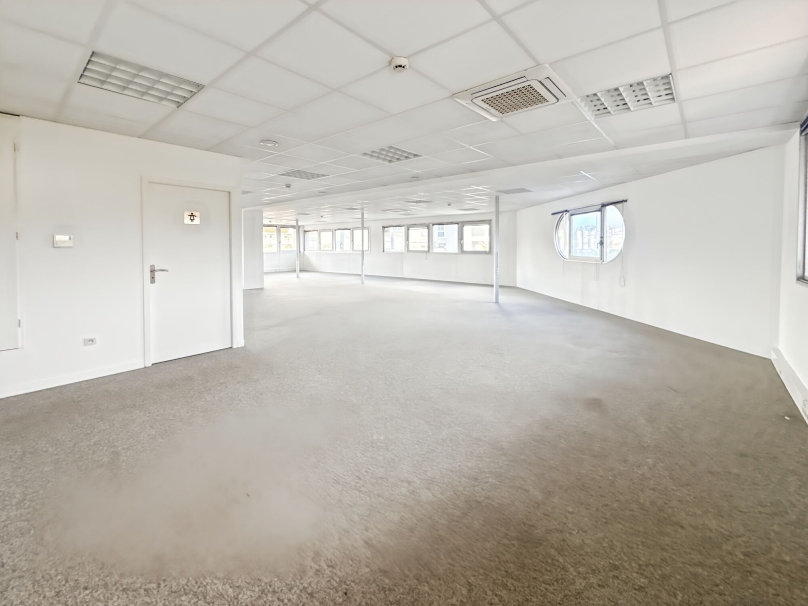 
                                                Location
                                                 Location Bureaux Marseille 13008
