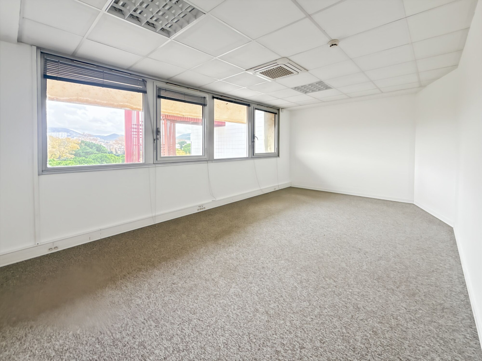 
                                                Location
                                                 Location Bureaux Marseille 13008
