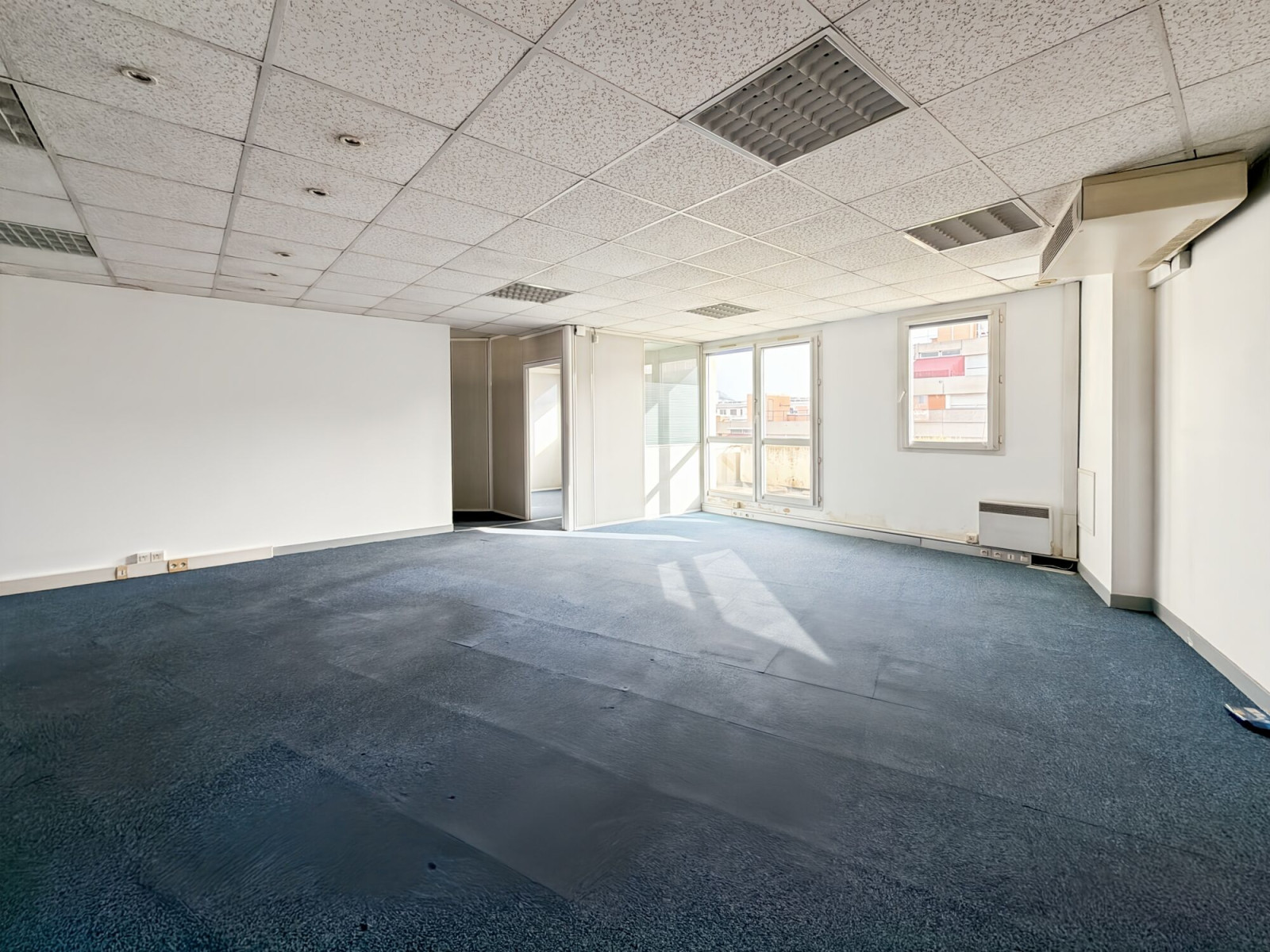 
                                                Location
                                                 Location Bureaux Marseille 13008