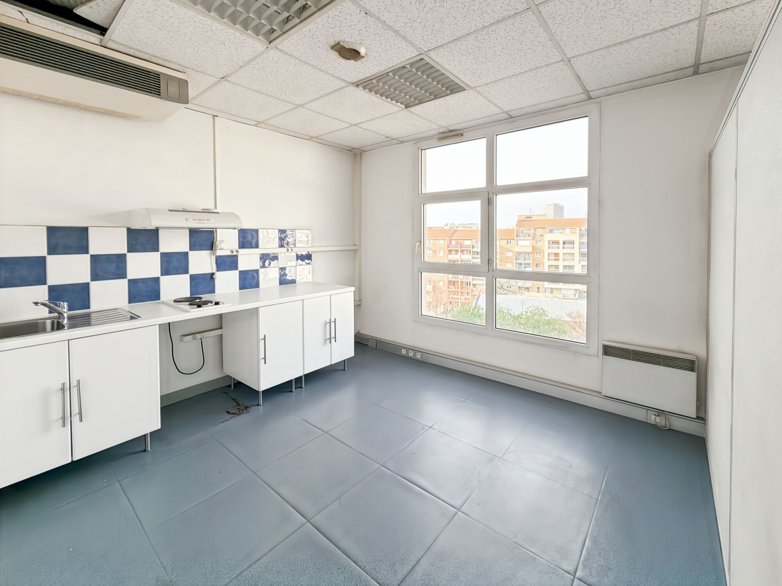 
                                                Location
                                                 Location Bureaux Marseille 13008
