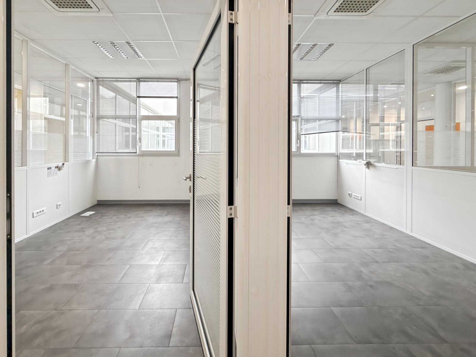 
                                                Location
                                                 Location Bureaux Marseille 13011