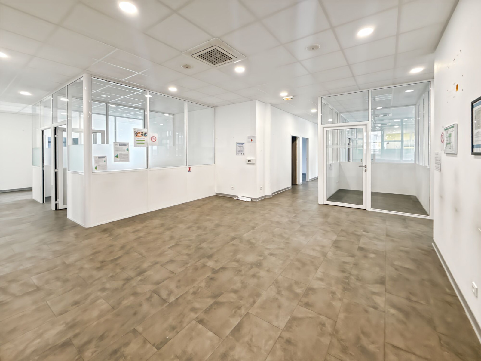 
                                                Location
                                                 Location Bureaux Marseille 13011