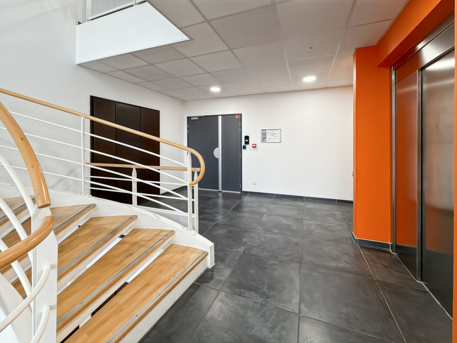
                                                Location
                                                 Location Bureaux Marseille 13011