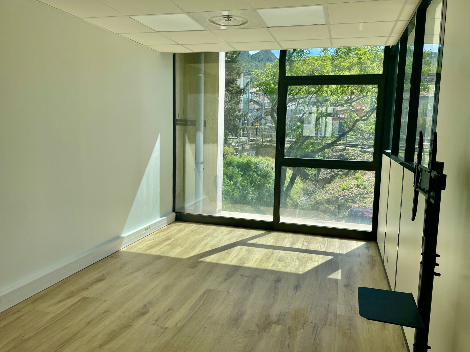 
                                                Location
                                                 Location Bureaux Marseille 13011