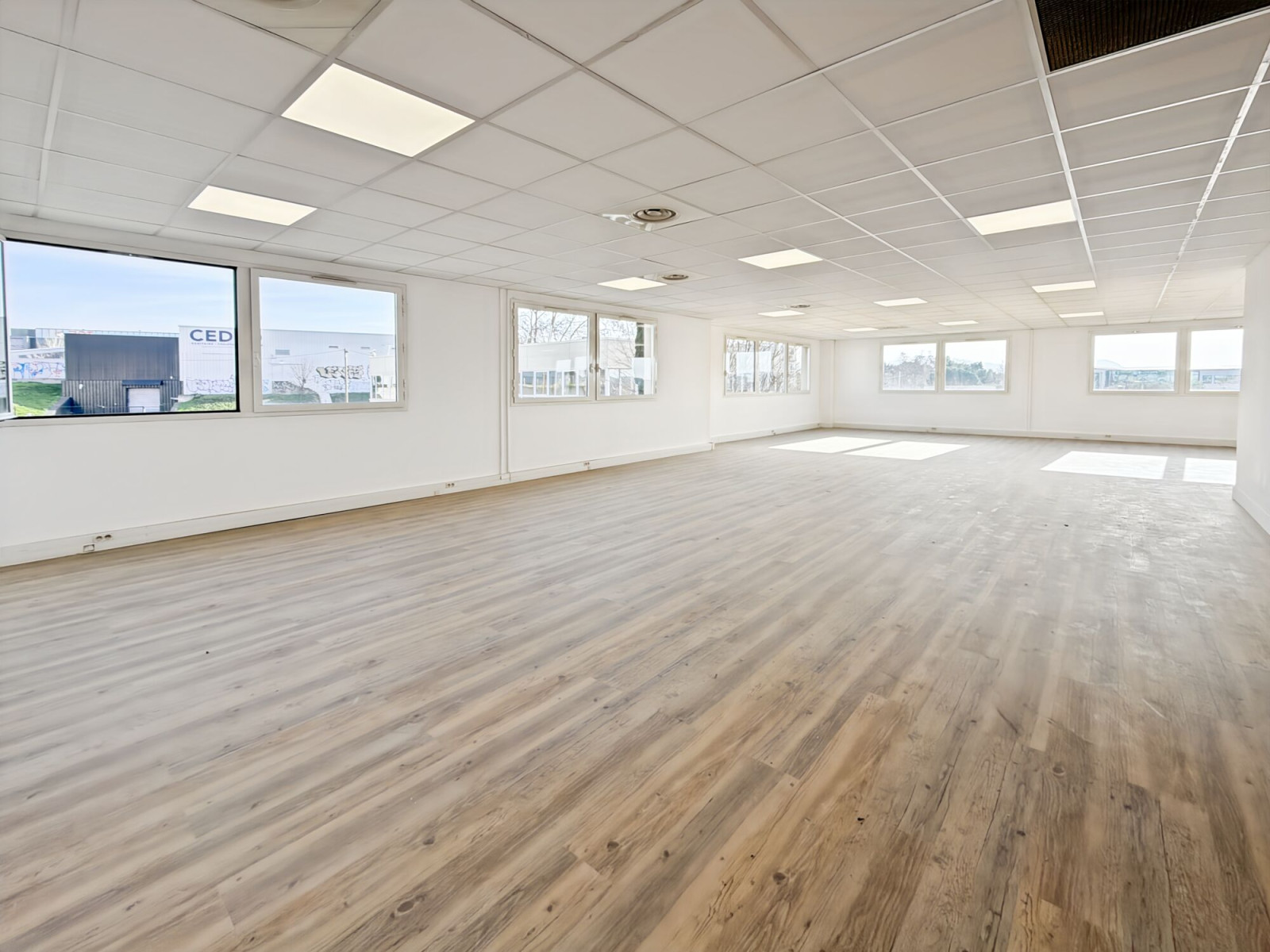 
                                                Location
                                                 Location Bureaux Marseille 13015
