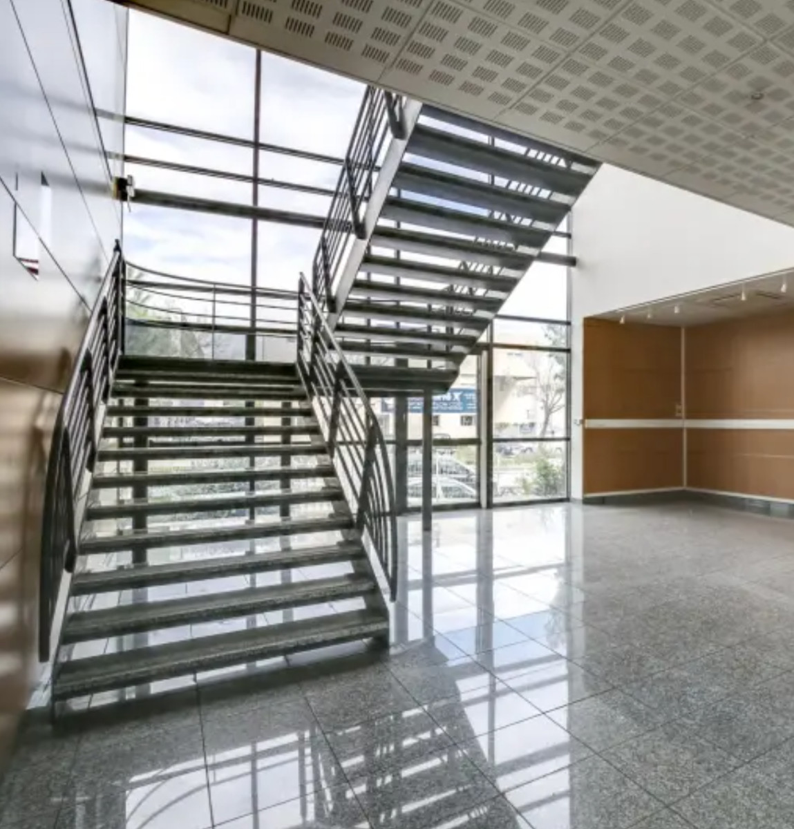 
                                                Location
                                                 Location Bureaux Marseille 13016