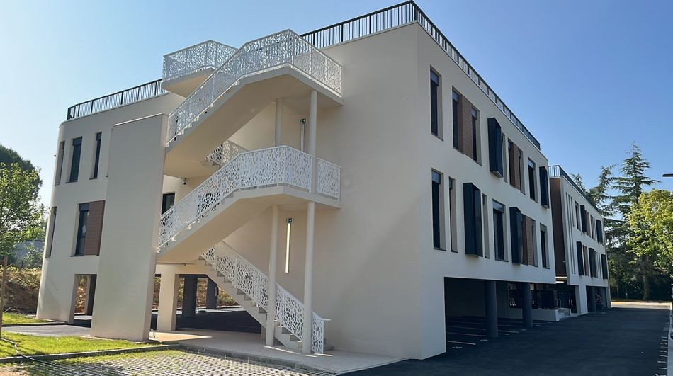 
                                                Location
                                                 Location Bureaux Meyreuil 13590