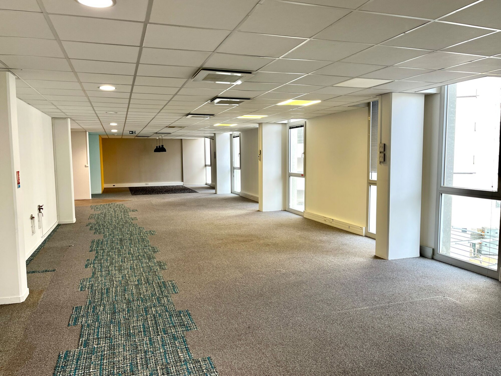 
                                                Location
                                                 Location Bureaux Nantes 44000