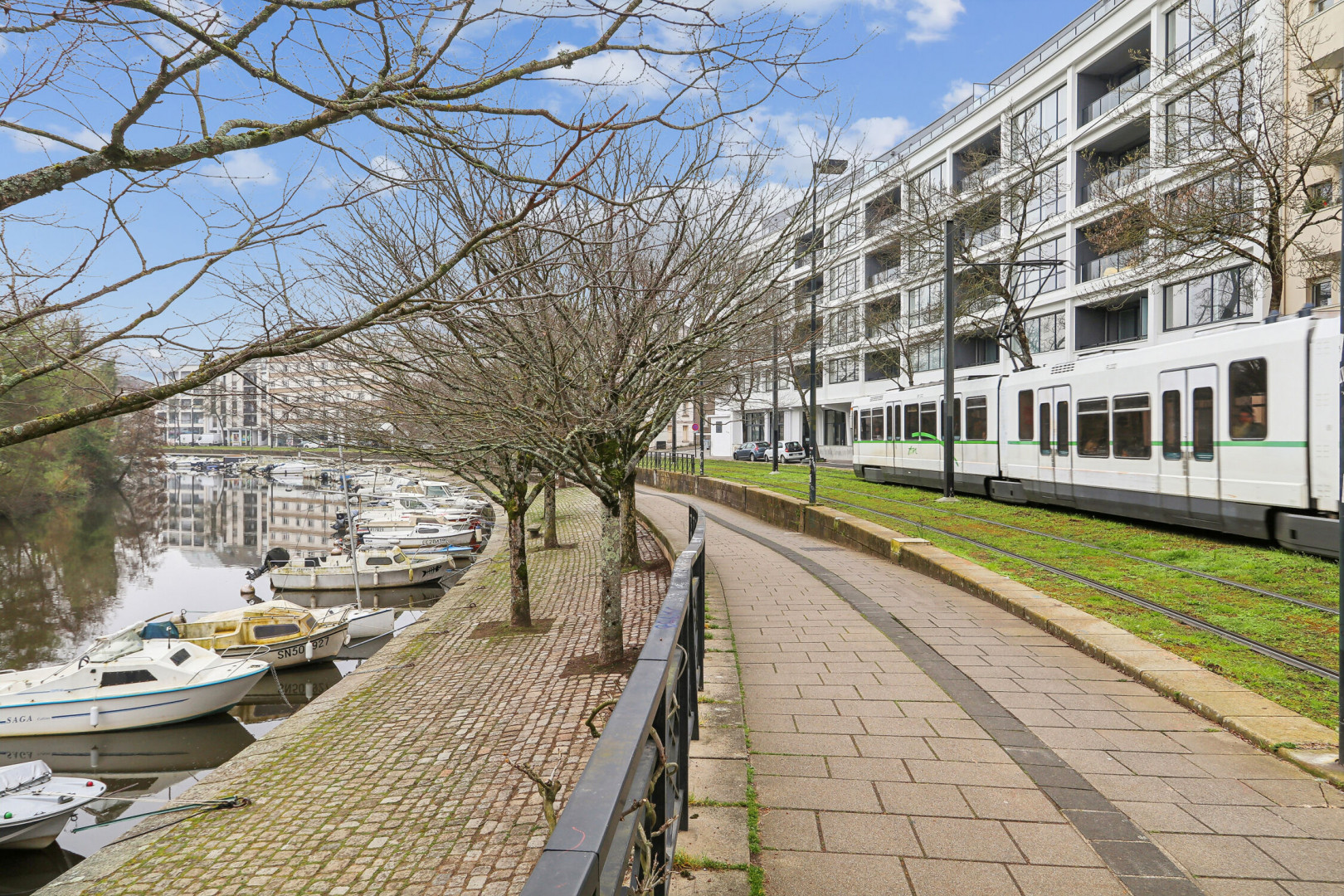 
                                                Location
                                                 Location Bureaux Nantes 44000