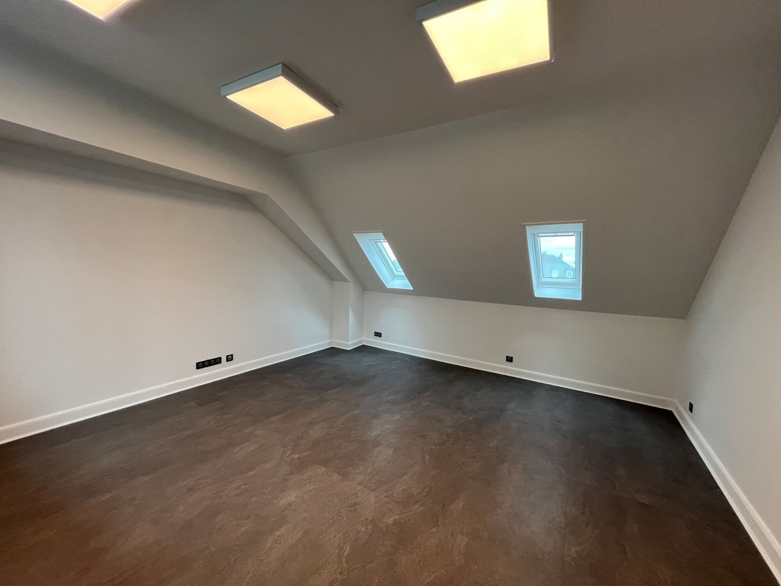 
                                                Location
                                                 Location Bureaux Nantes 44000