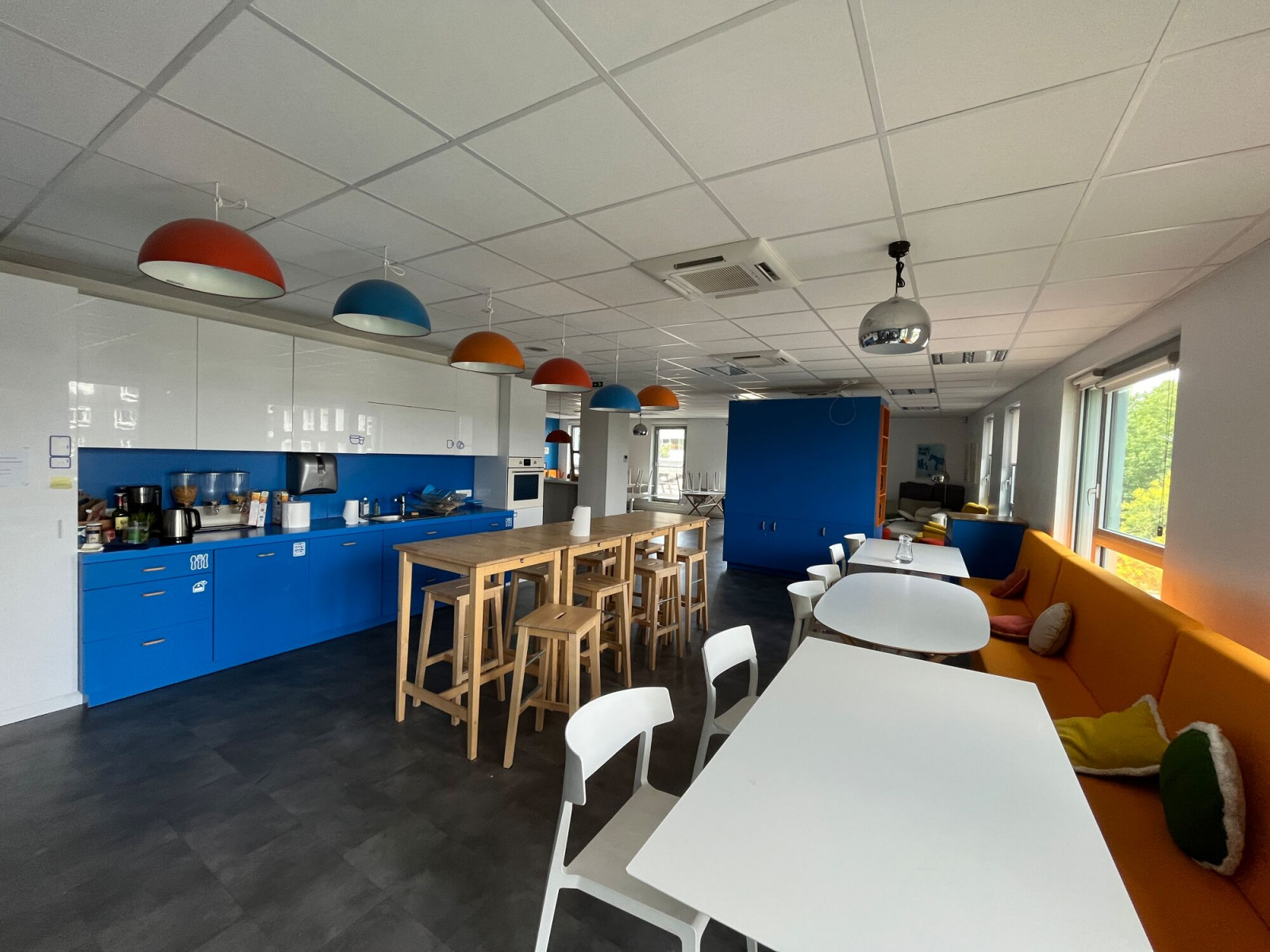 
                                                Location
                                                 Location Bureaux Nantes 44200