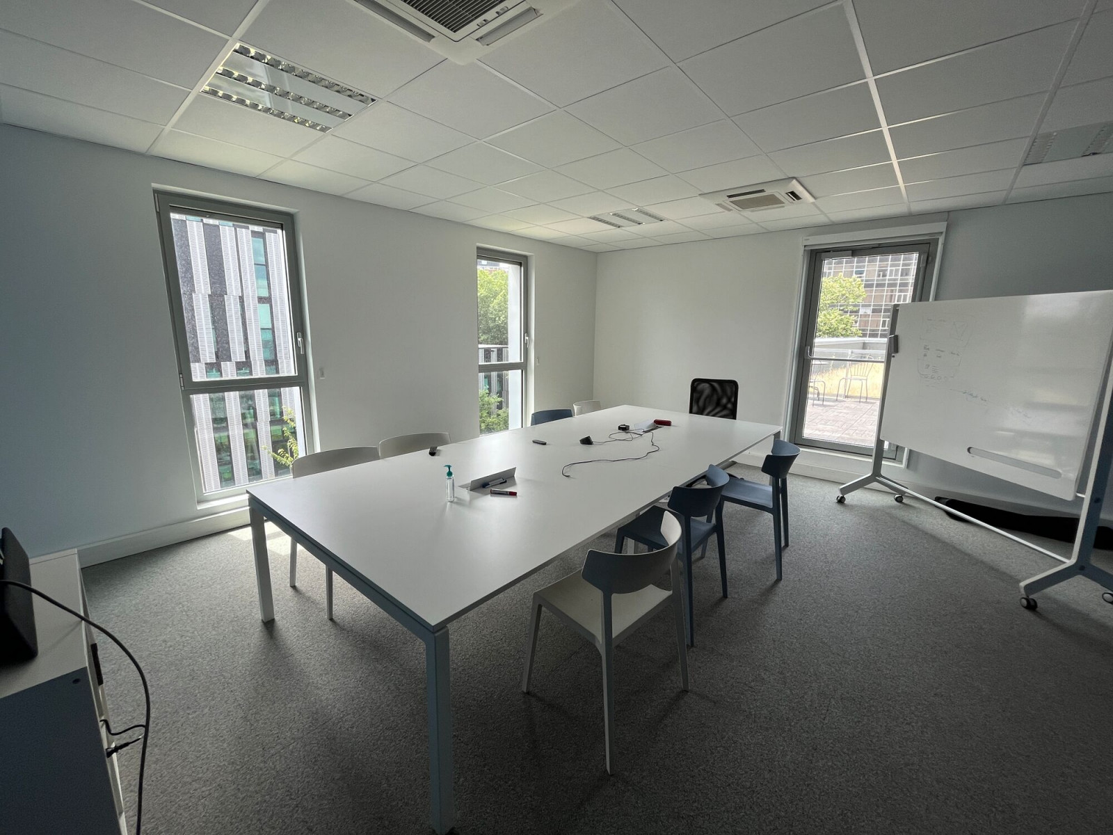 
                                                Location
                                                 Location Bureaux Nantes 44200