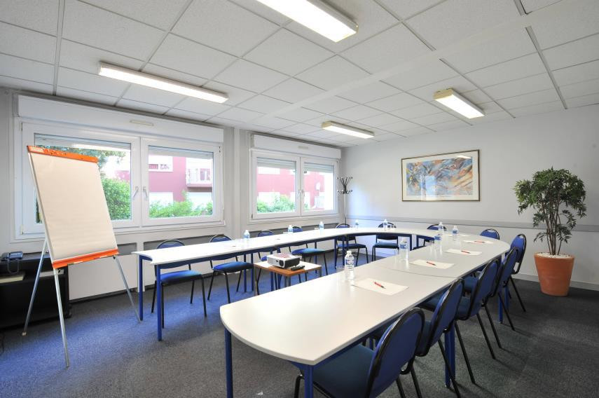 
                                                Location
                                                 Location Bureaux Nantes 44200