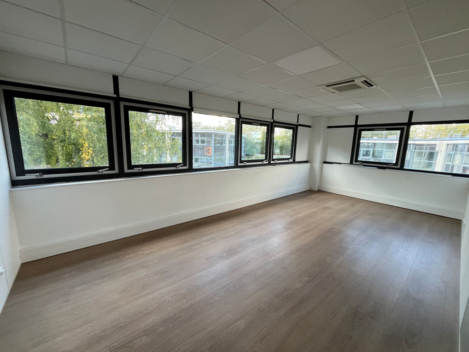 
                                                Location
                                                 Location Bureaux Nantes 44300