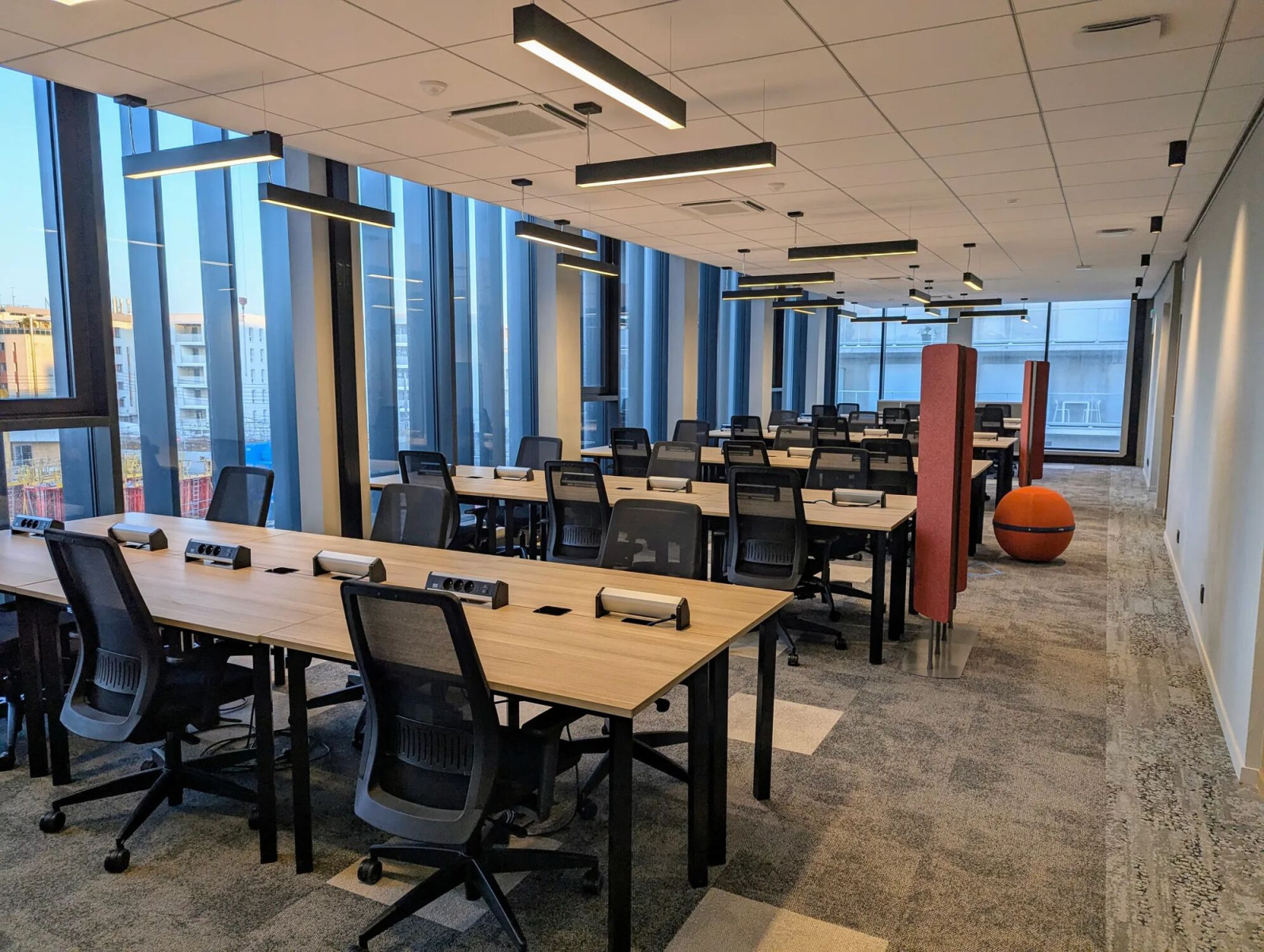 
                                                Location
                                                 Location Bureaux Nantes 44300