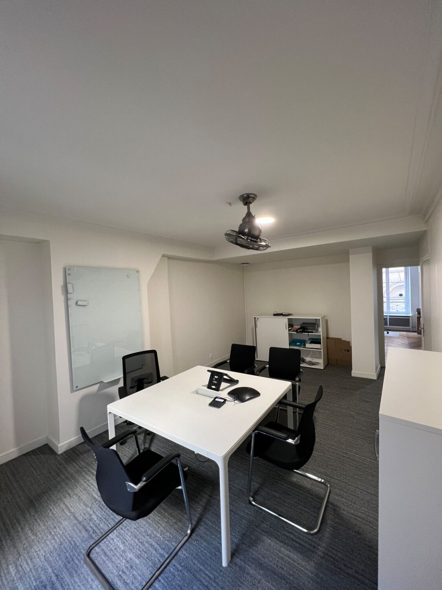 
                                                Location
                                                 Location Bureaux Paris 75001