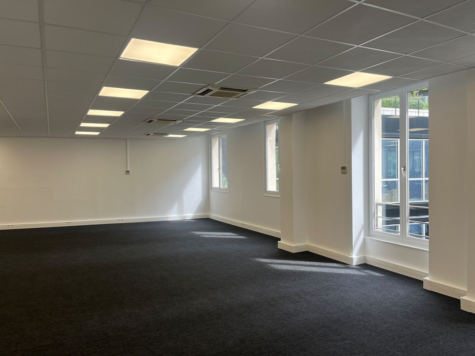 
                                                Location
                                                 Location Bureaux Paris 75001