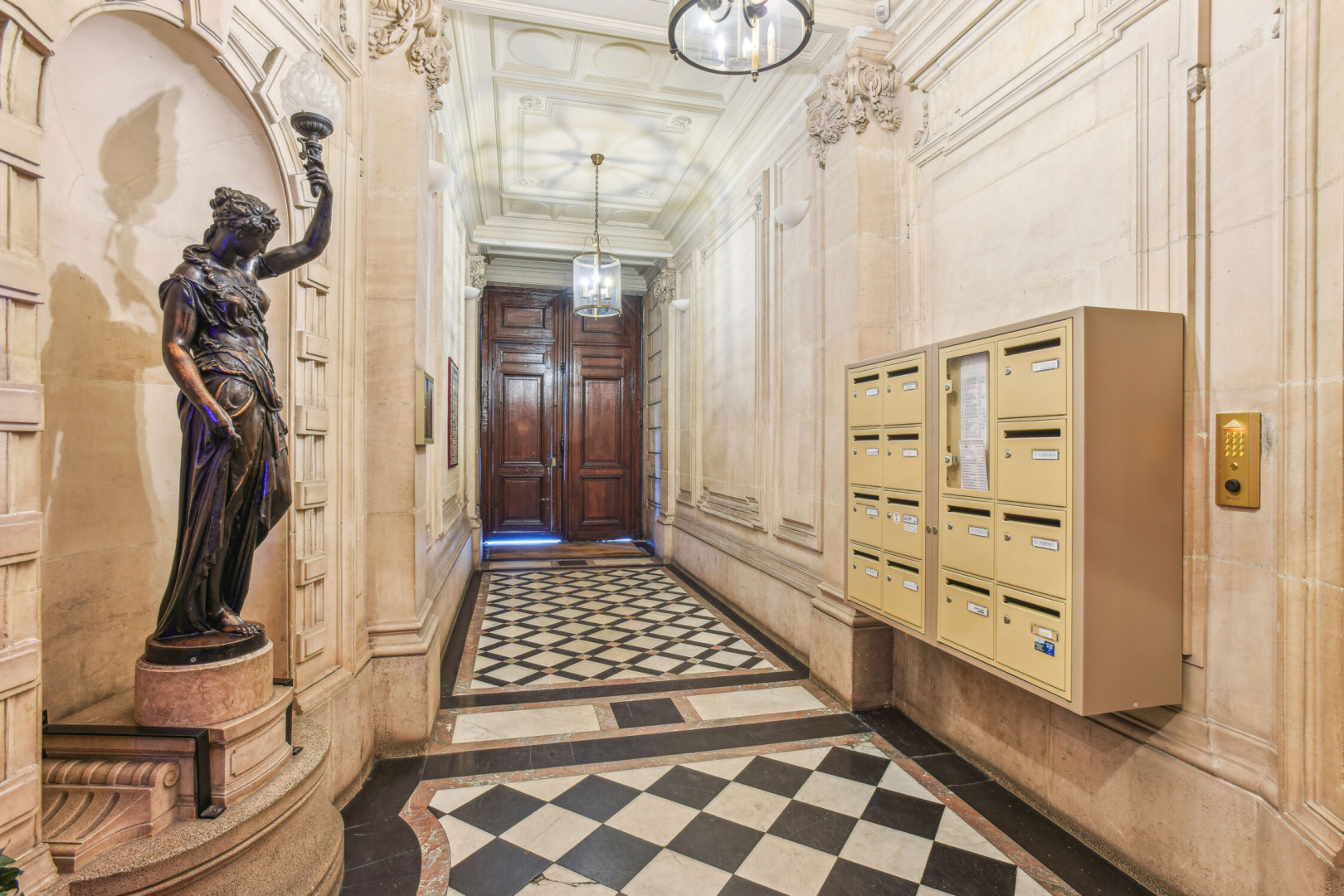 
                                                Location
                                                 Location Bureaux Paris 75001