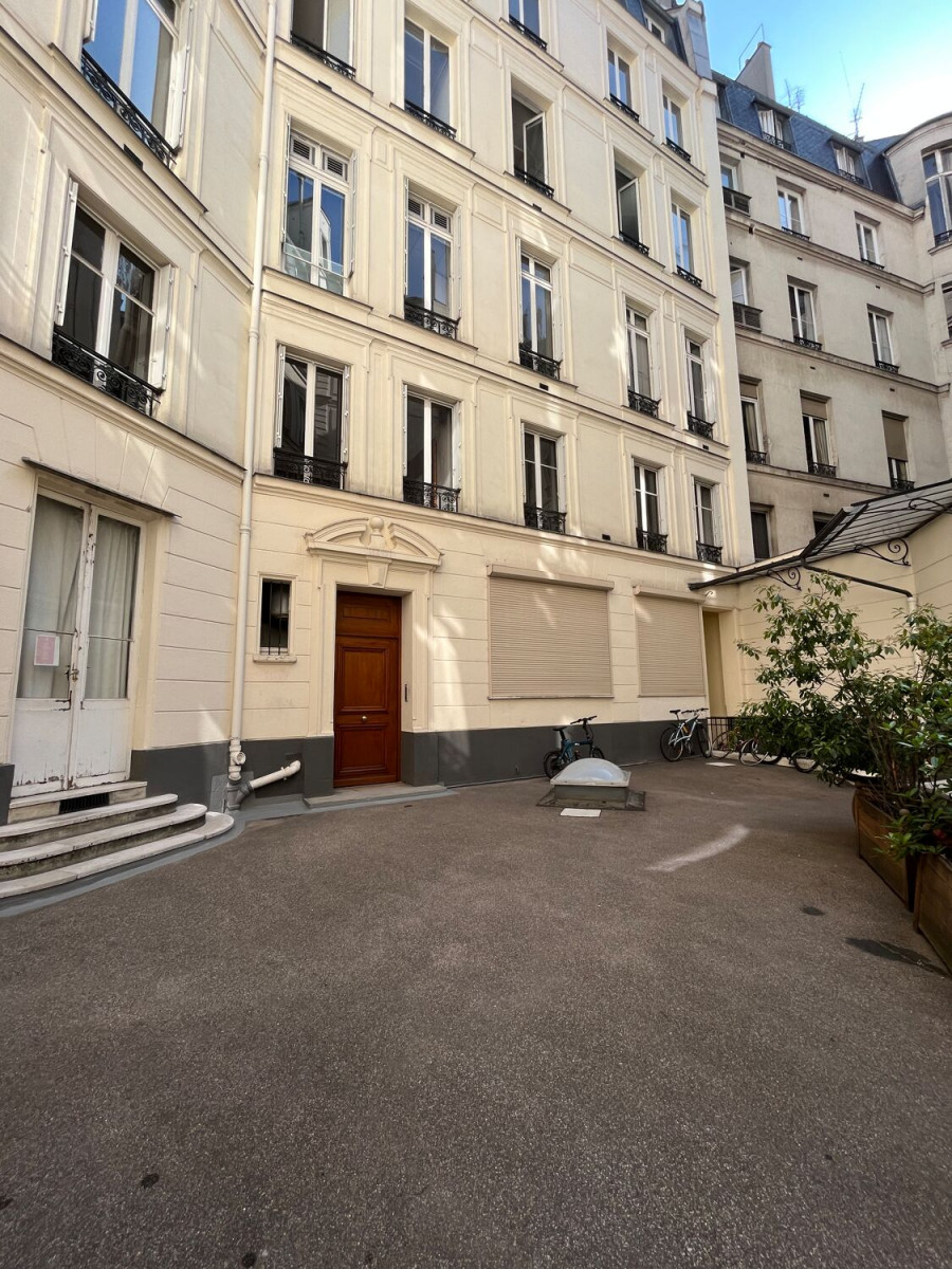 
                                                Location
                                                 Location Bureaux Paris 75001