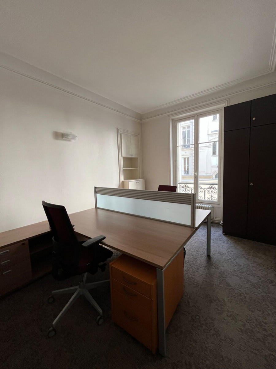 
                                                Location
                                                 Location Bureaux Paris 75001