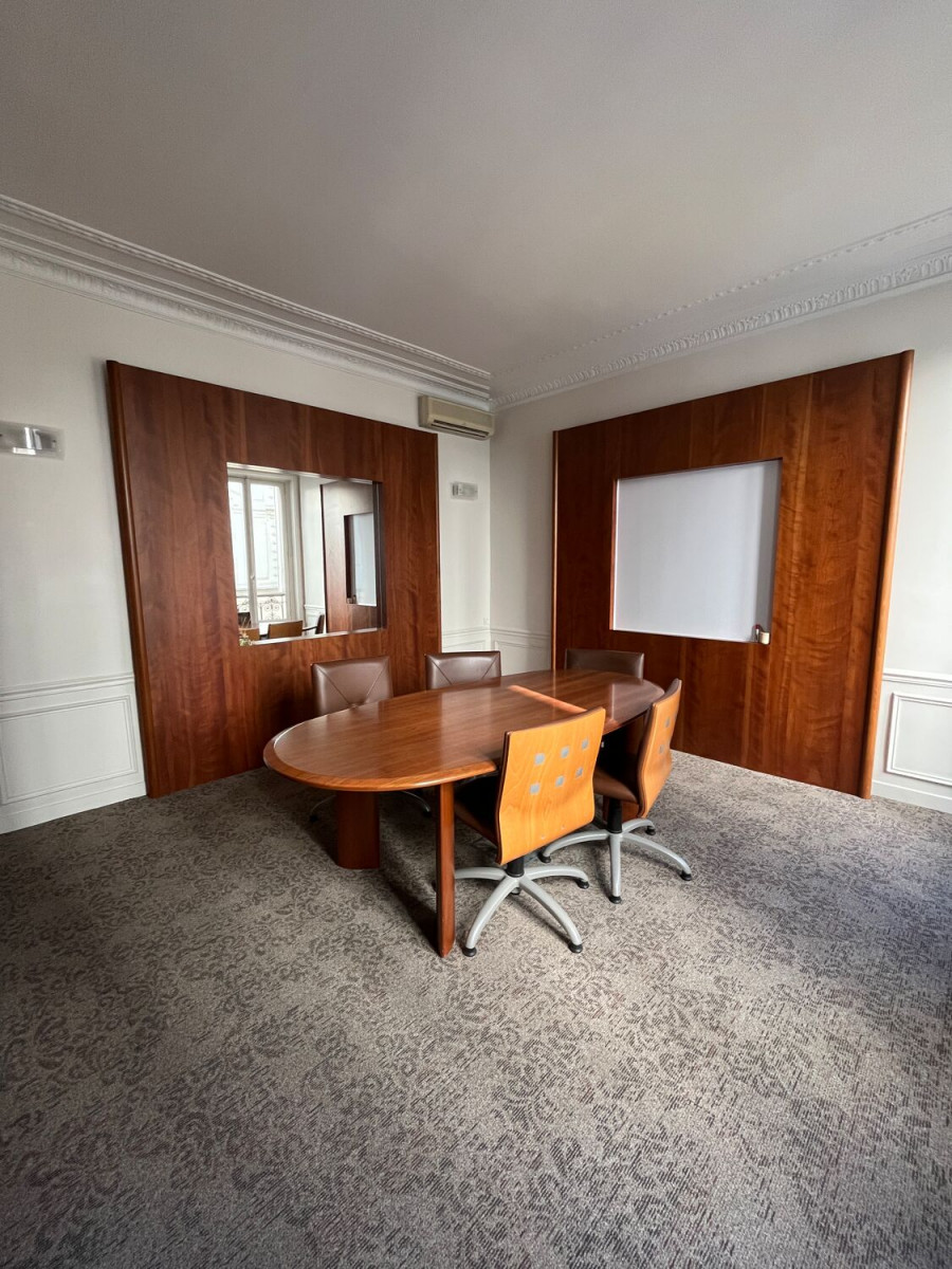 
                                                Location
                                                 Location Bureaux Paris 75001