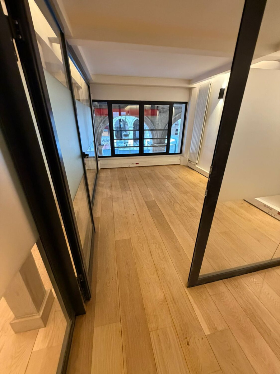 
                                                Location
                                                 Location Bureaux Paris 75001