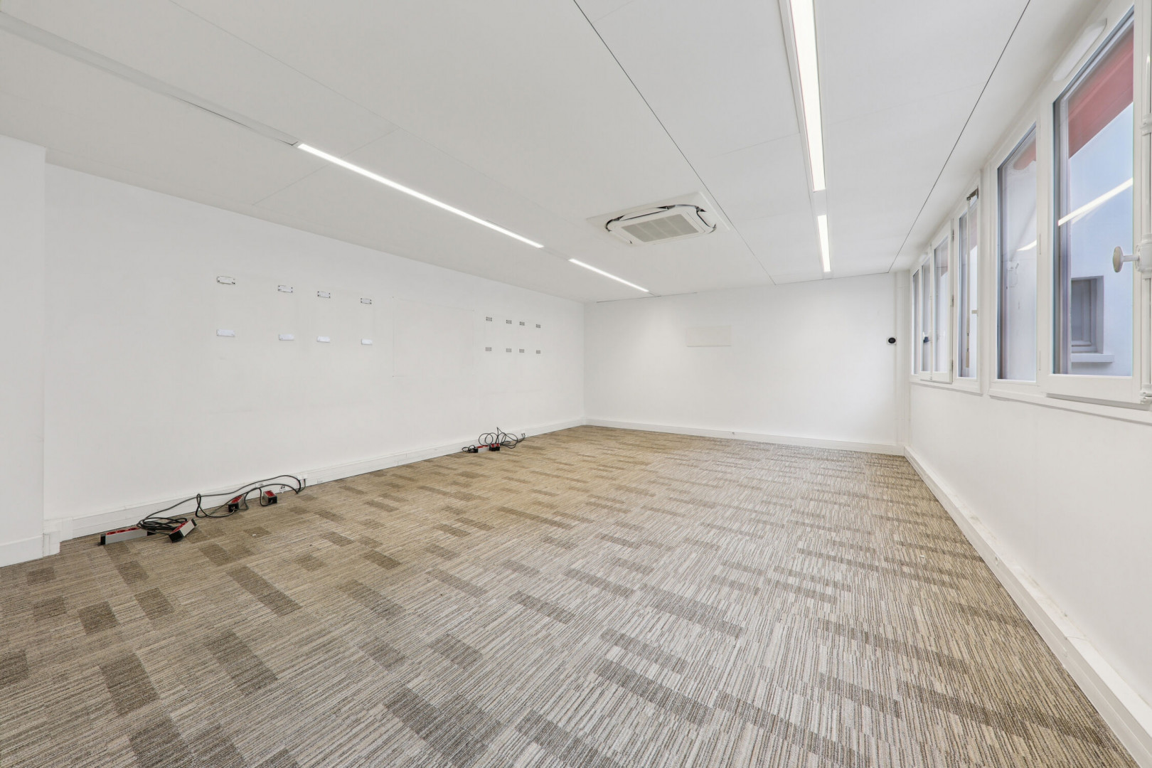 
                                                Location
                                                 Location Bureaux Paris 75001