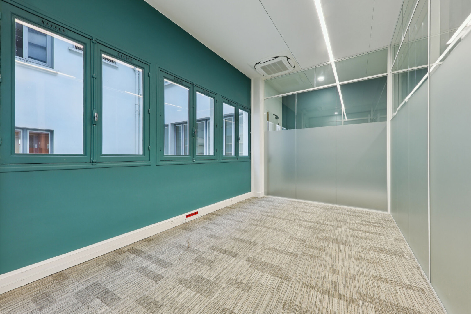 
                                                Location
                                                 Location Bureaux Paris 75001